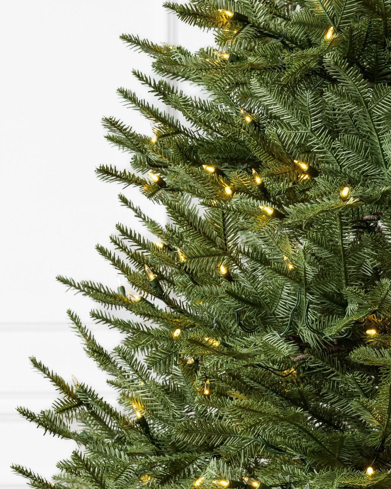 Árvore de Natal Verde Premium com Galhos Articulados, Suporte Metálico e Micro LEDs Embutidos